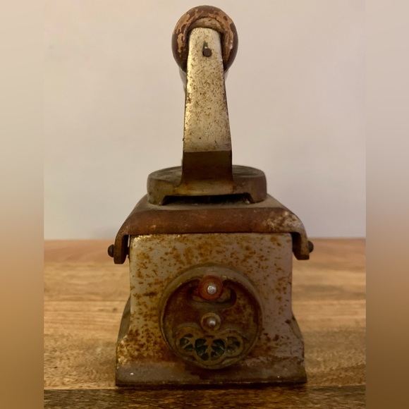 Antique Cast Iron Coal Ironing Clothes Press w/Insert, Collectible - Picture 6 of 9